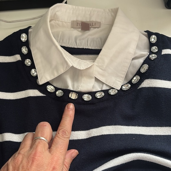 Ros & Ali Navy Blue Striped  Shirt with fun neckline sz M - Picture 6 of 6